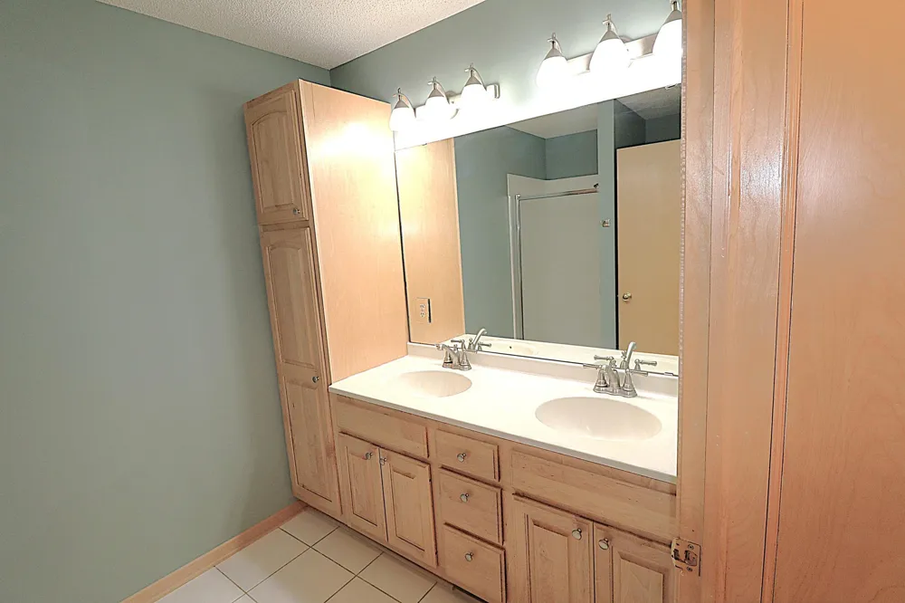 829 Autumn Way Stillwater, MN 55082