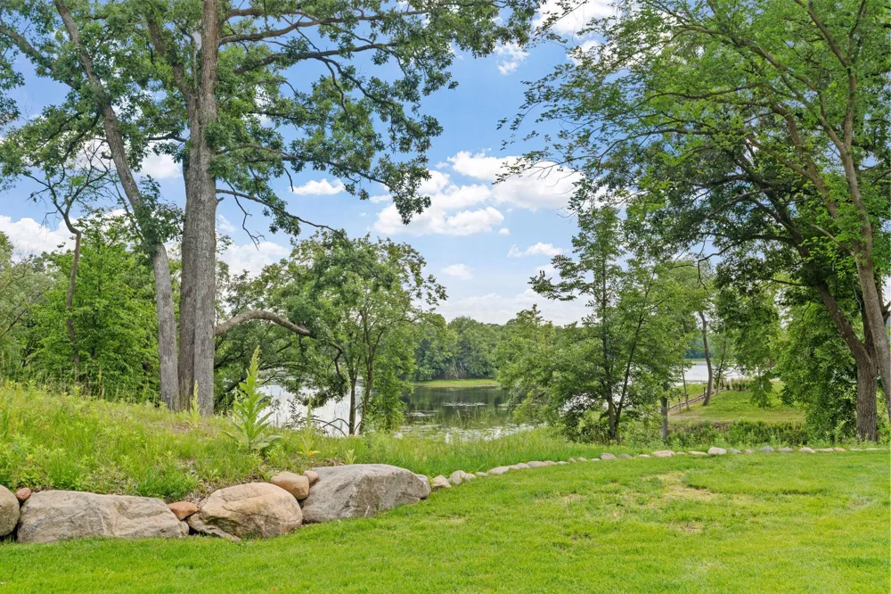 4729 Linden Cove Lane Savage, MN 55378