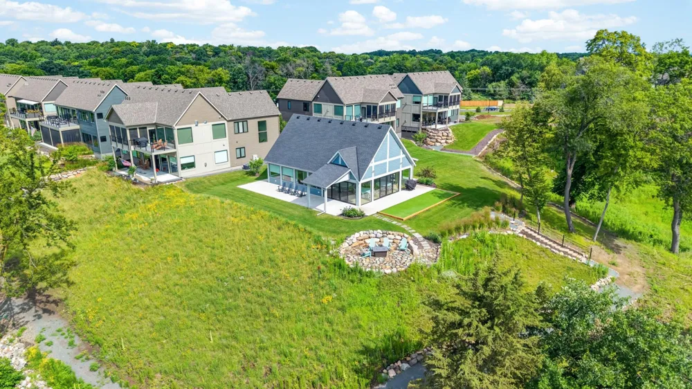 4729 Linden Cove Lane Savage, MN 55378