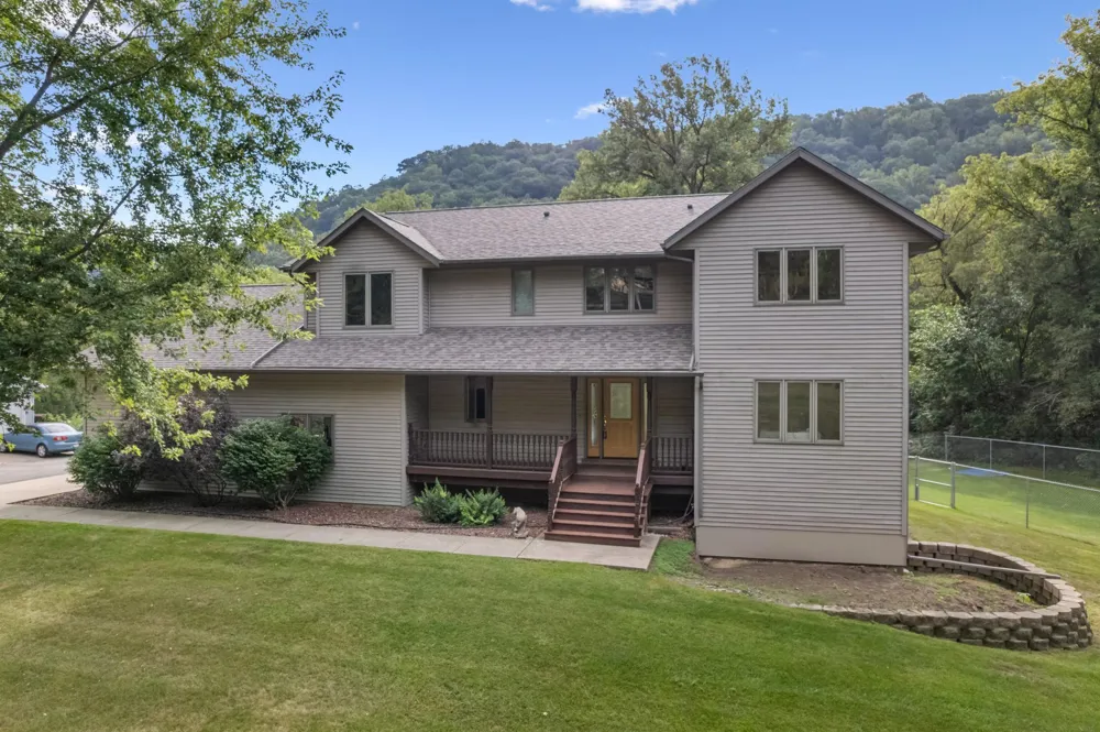 26238 County Road 17 Winona, MN 55987