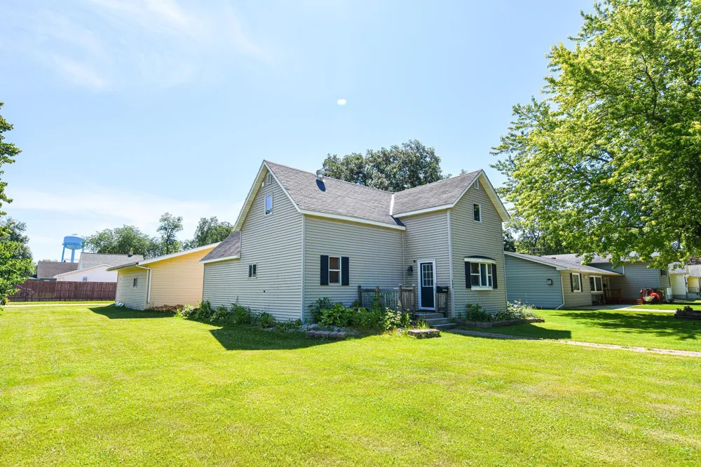 606 Kendall Avenue S Thief River Falls, MN 56701