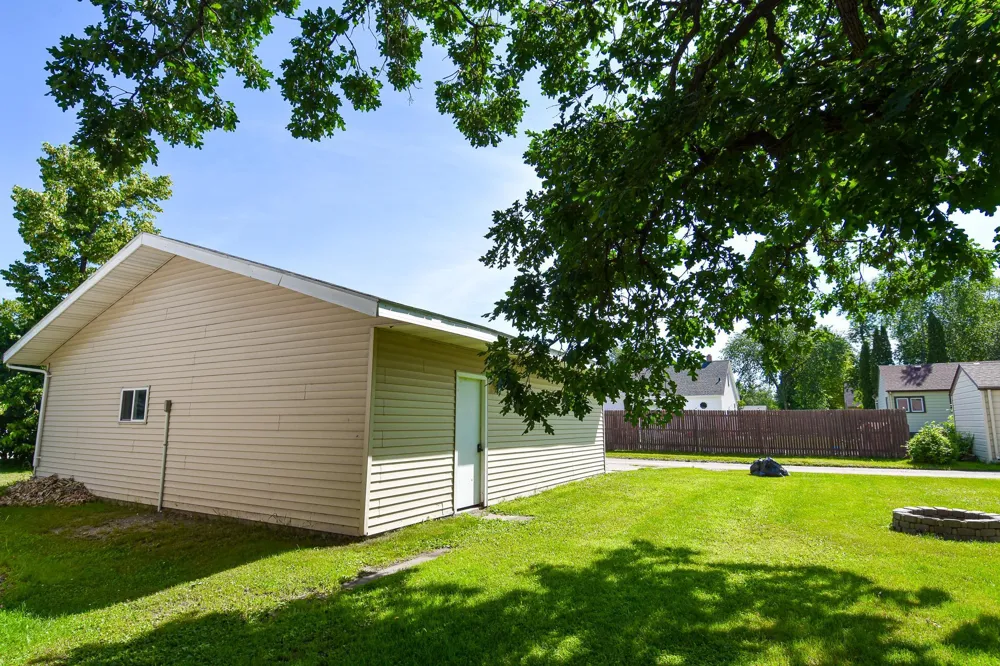 606 Kendall Avenue S Thief River Falls, MN 56701