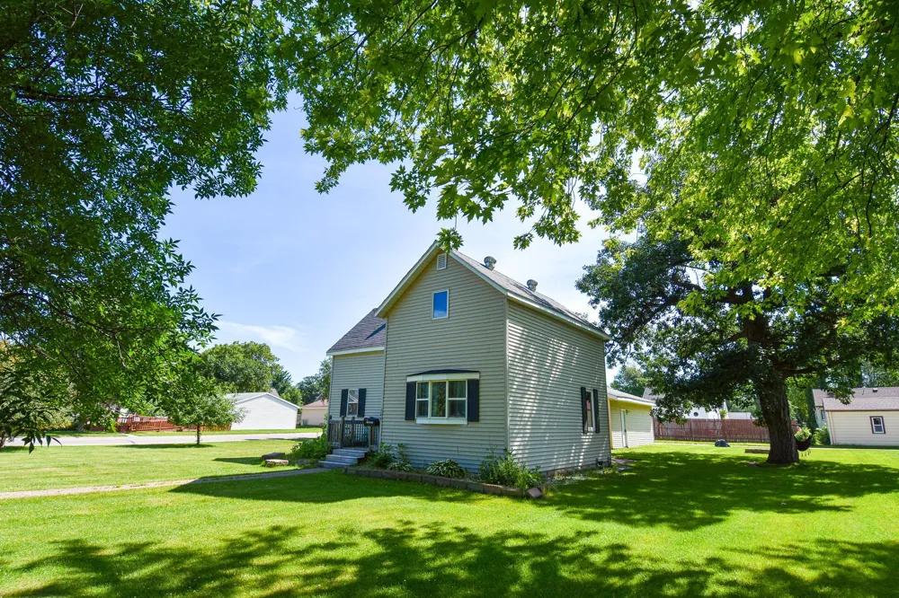 606 Kendall Avenue S Thief River Falls, MN 56701