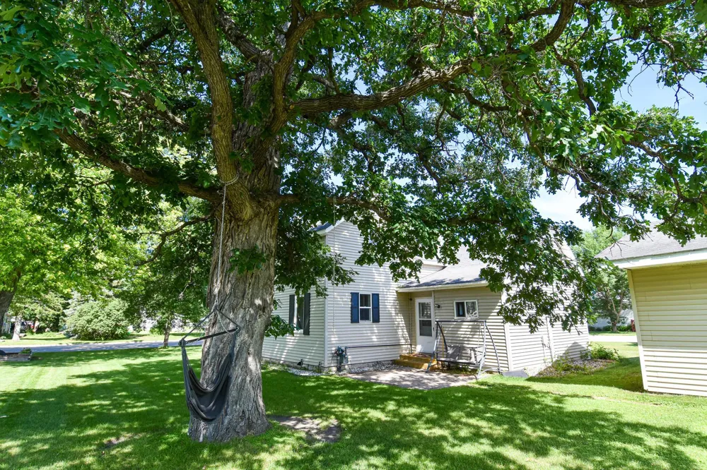 606 Kendall Avenue S Thief River Falls, MN 56701