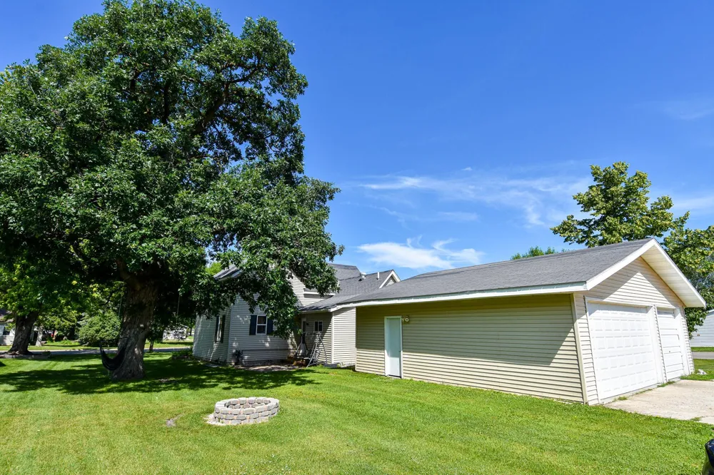 606 Kendall Avenue S Thief River Falls, MN 56701