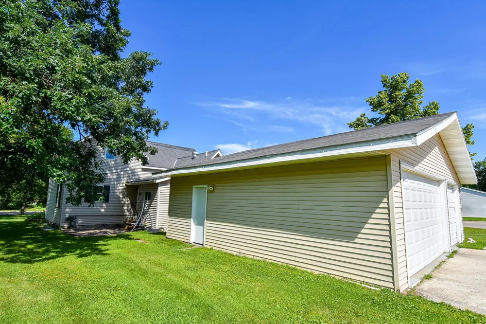 606 Kendall Avenue S Thief River Falls, MN 56701