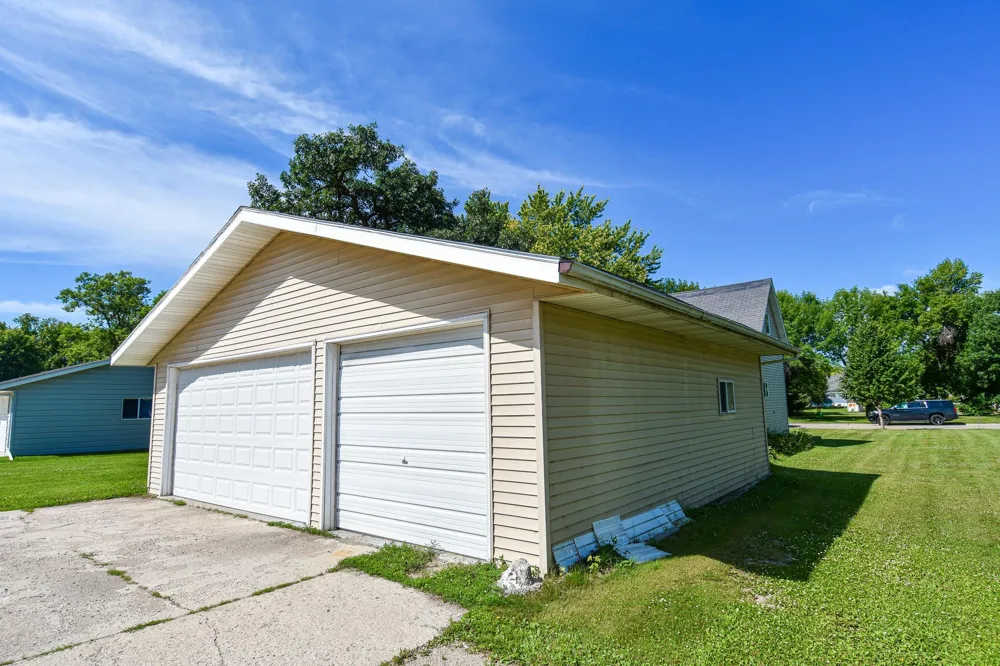 606 Kendall Avenue S Thief River Falls, MN 56701