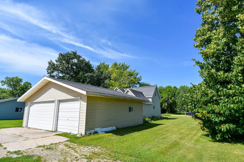 606 Kendall Avenue S Thief River Falls, MN 56701