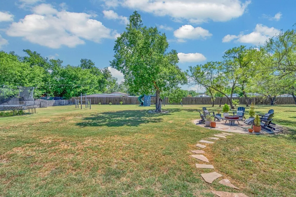 931 Pecan Street Hico, TX 76457