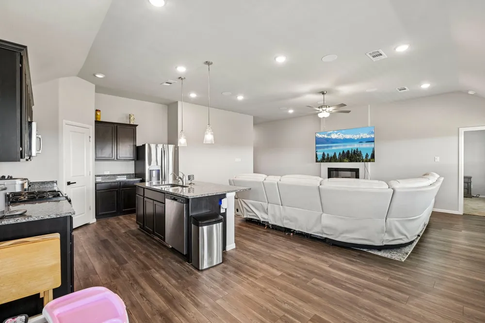 7550 Wild Mint Trail Venus, TX 76084