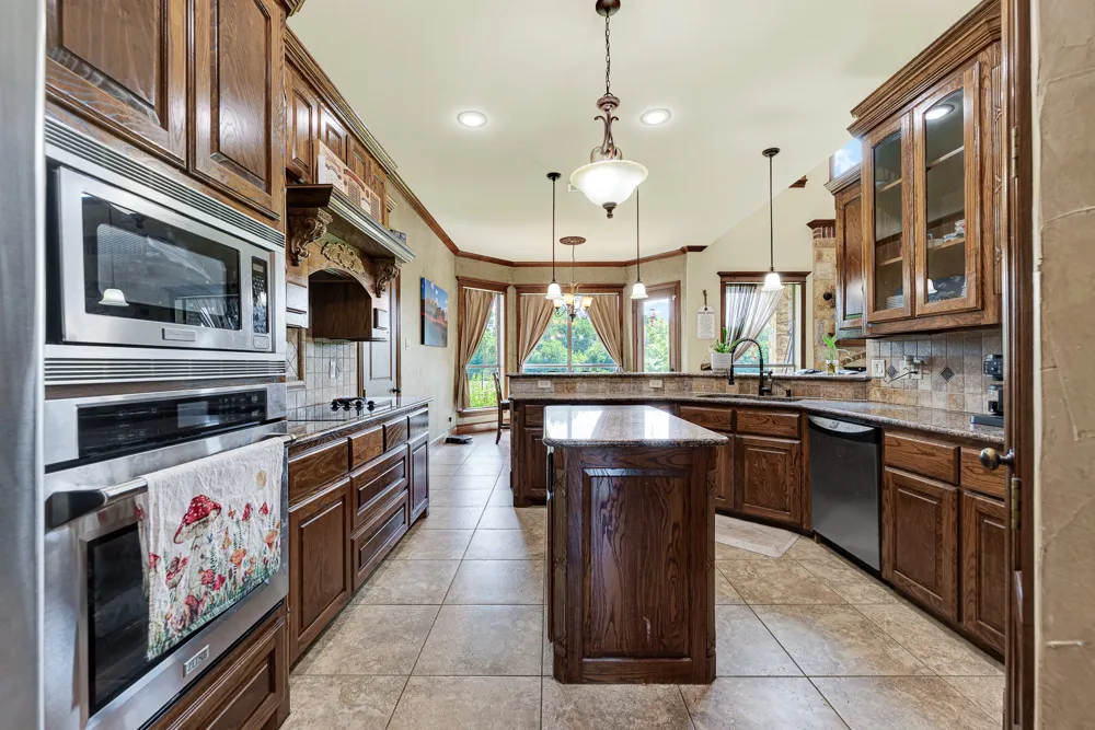 1132 Shadow Lakes Drive Wills Point, TX 75169