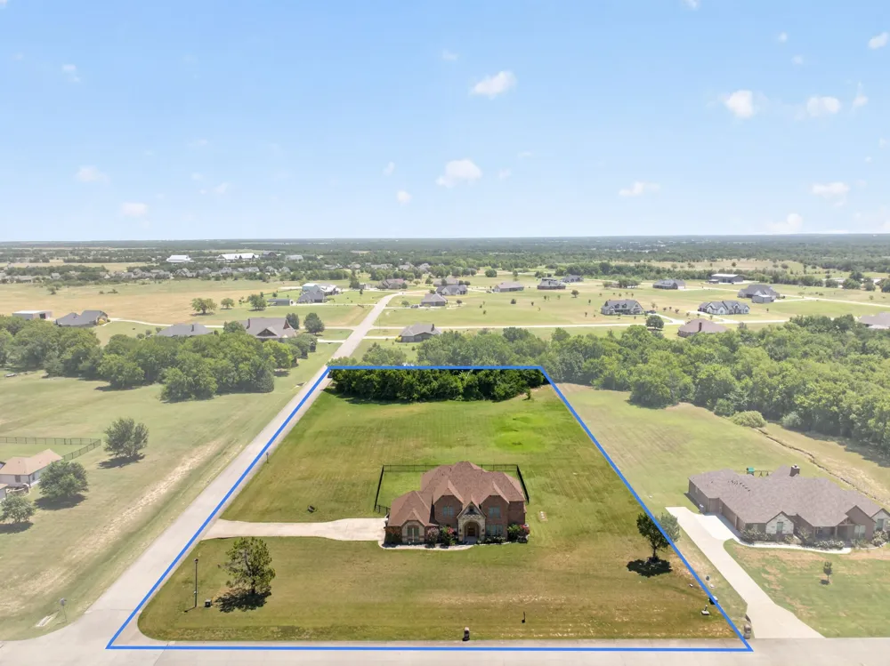1132 Shadow Lakes Drive Wills Point, TX 75169