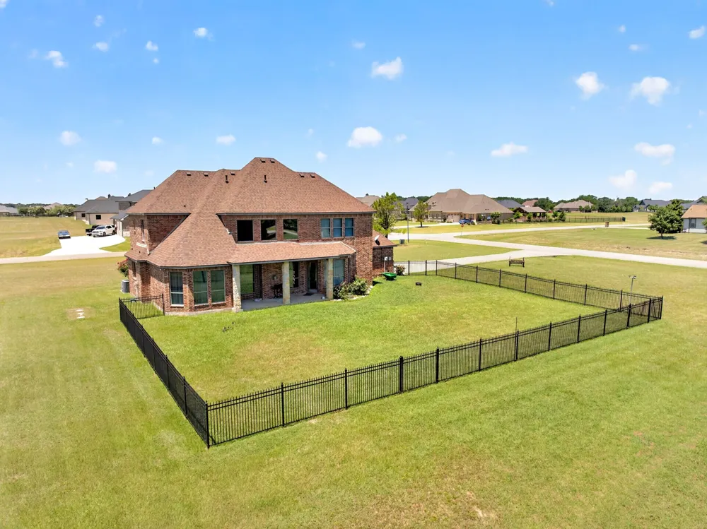 1132 Shadow Lakes Drive Wills Point, TX 75169