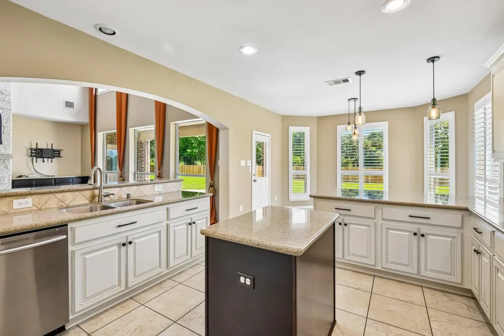 2306 Lakeway Drive Friendswood, TX 77546