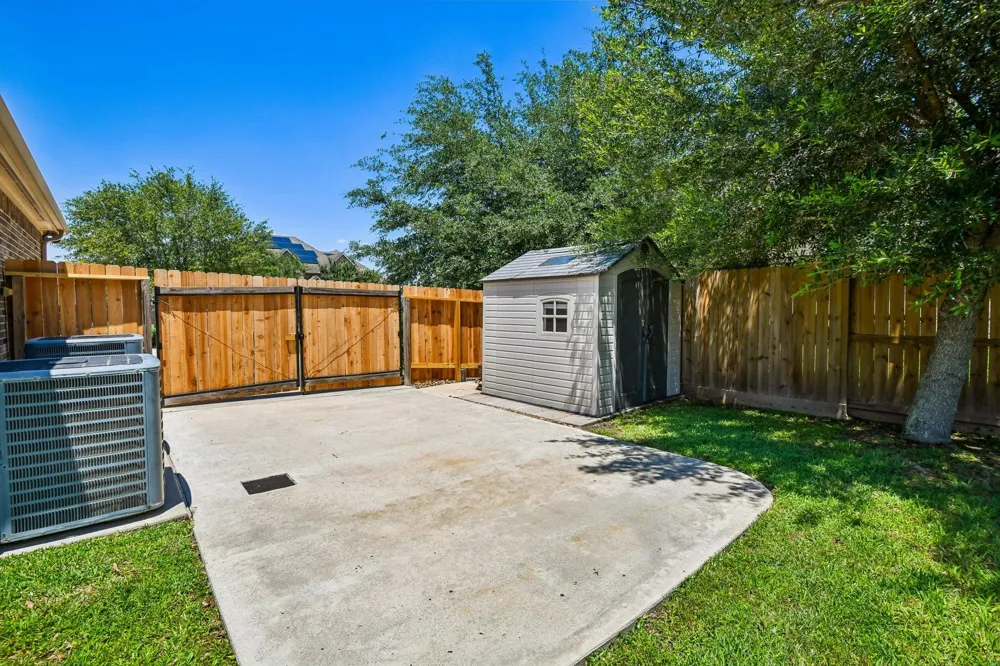 2306 Lakeway Drive Friendswood, TX 77546