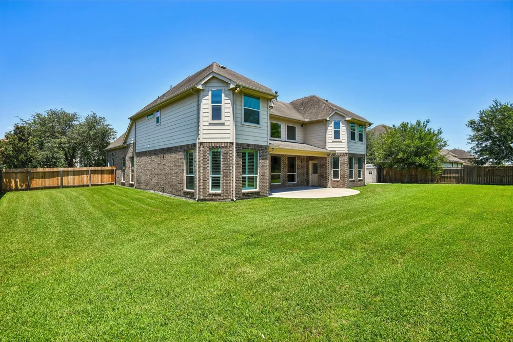 2306 Lakeway Drive Friendswood, TX 77546
