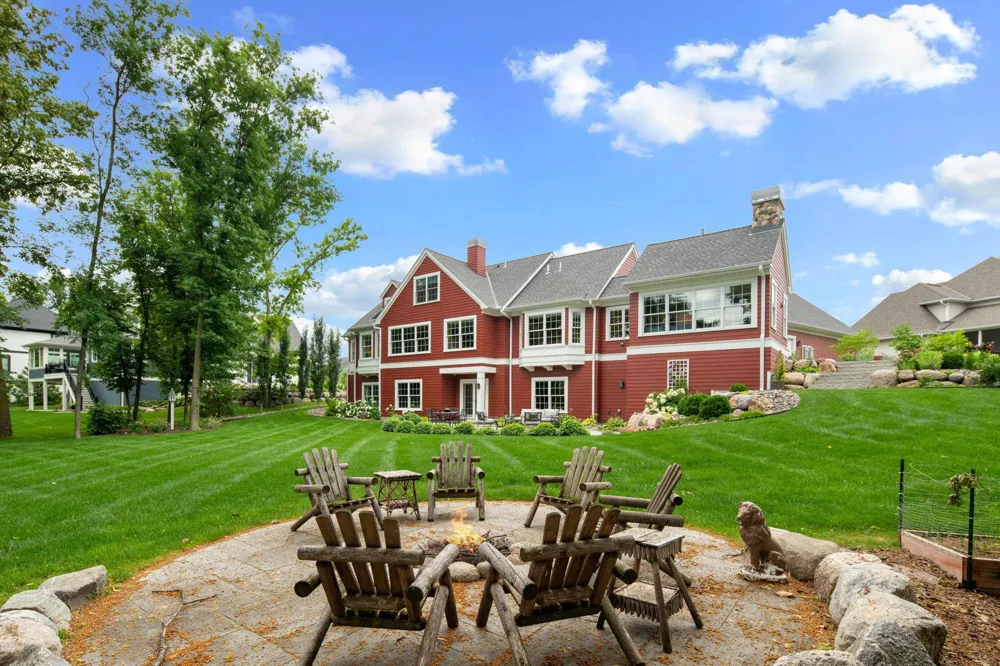 3698 Woodland Cove Parkway Minnetrista, MN 55331