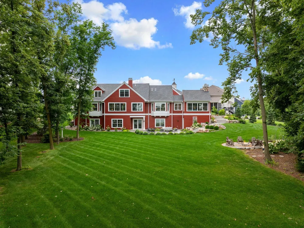 3698 Woodland Cove Parkway Minnetrista, MN 55331