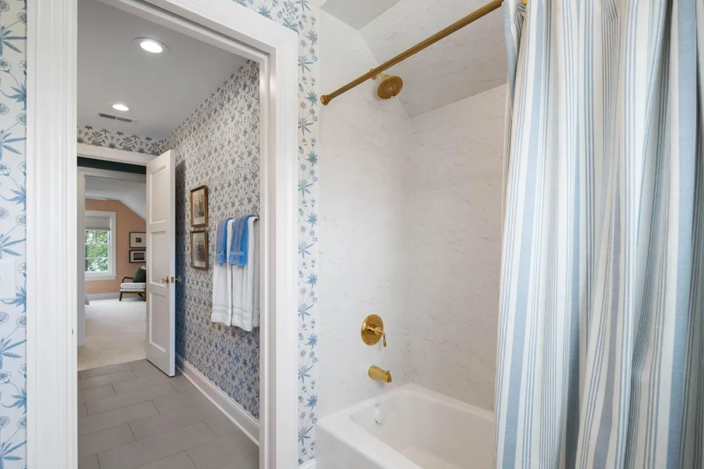 3698 Woodland Cove Parkway Minnetrista, MN 55331