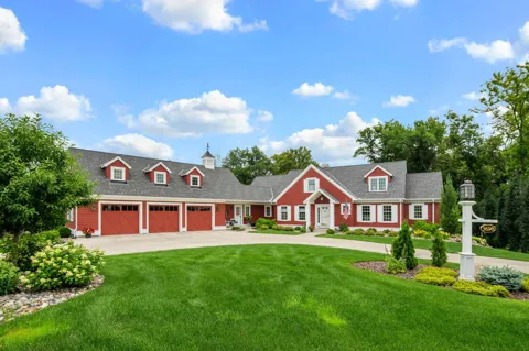 3698 Woodland Cove Parkway