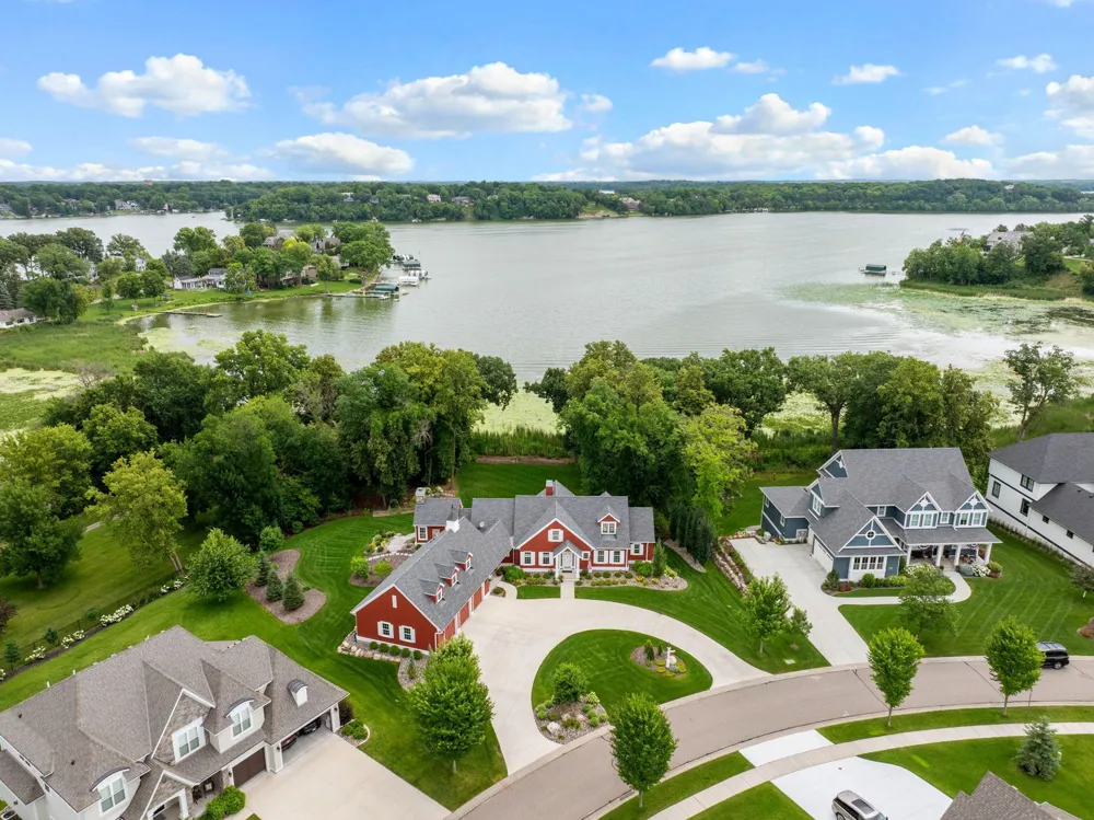 3698 Woodland Cove Parkway Minnetrista, MN 55331