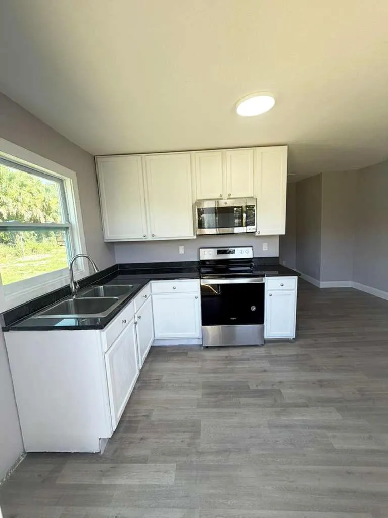 4250 29th Avenue #B Vero Beach, FL 32967