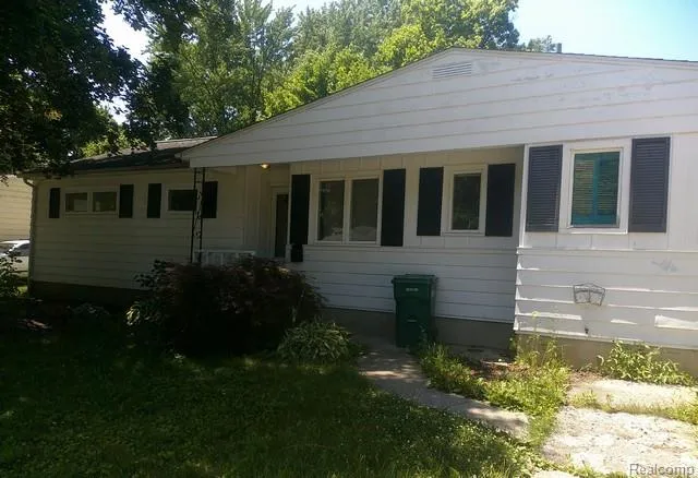 433 Crestview Street Flushing City, MI 48433