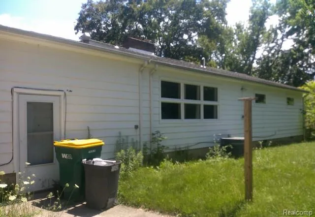 433 Crestview Street Flushing City, MI 48433