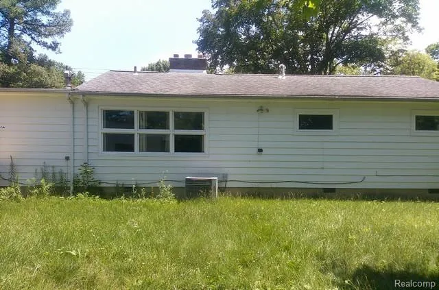 433 Crestview Street Flushing City, MI 48433