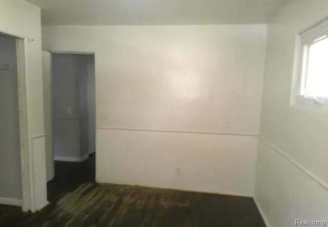 433 Crestview Street Flushing City, MI 48433