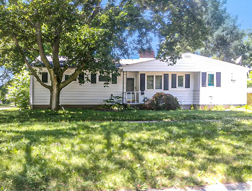 433 Crestview Street Flushing City, MI 48433