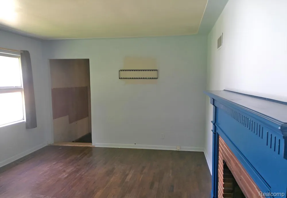 433 Crestview Street Flushing City, MI 48433