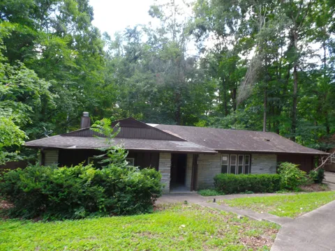 2103 Lambert Dr