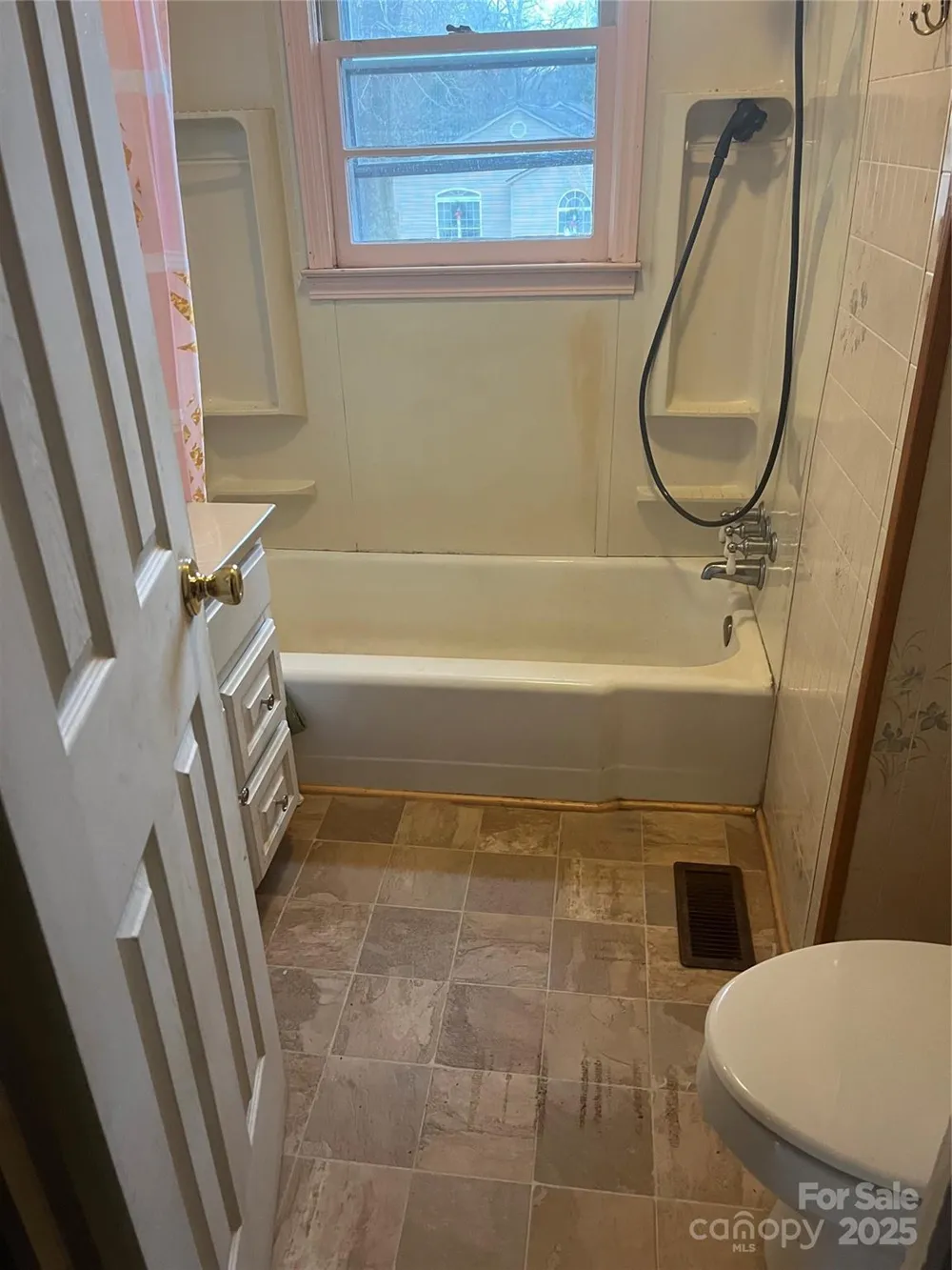 206 E Catawba Drive Mount Holly, NC 28120