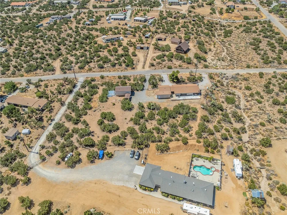 2722 Arrowhead Pinon Hills, CA 92372