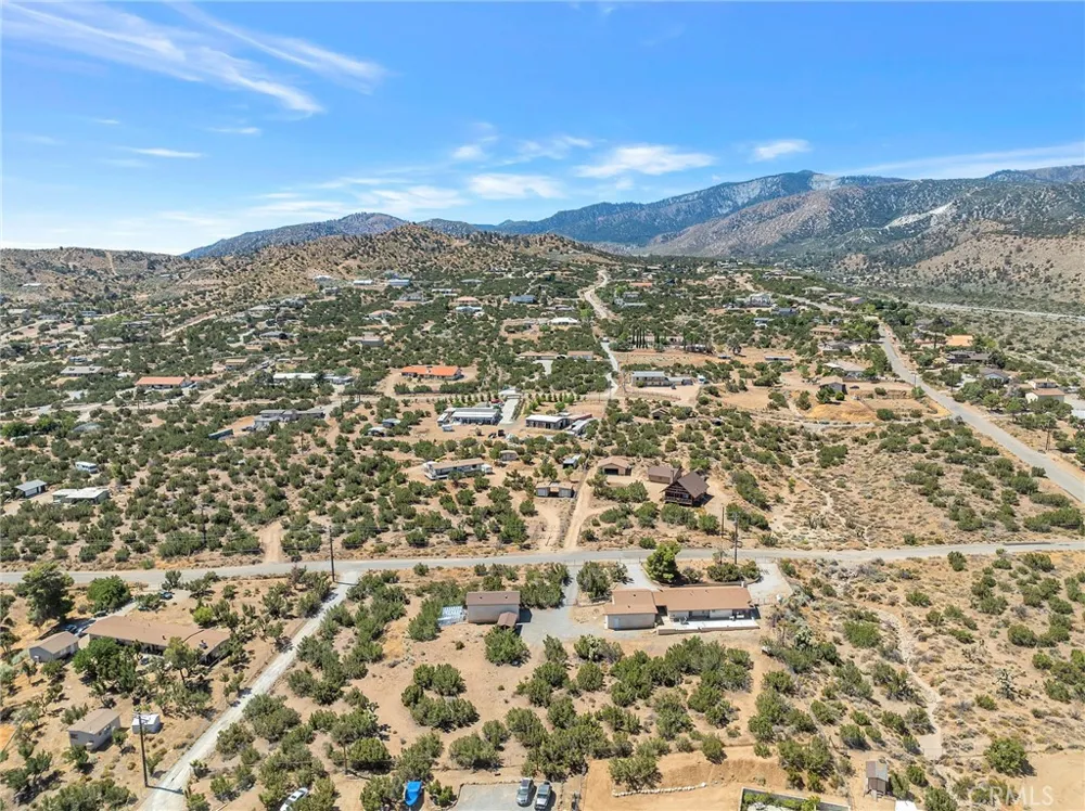 2722 Arrowhead Pinon Hills, CA 92372