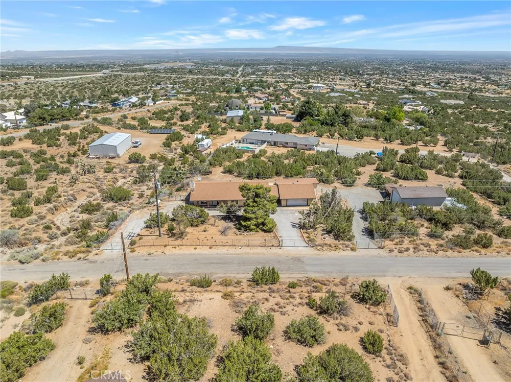 2722 Arrowhead Pinon Hills, CA 92372