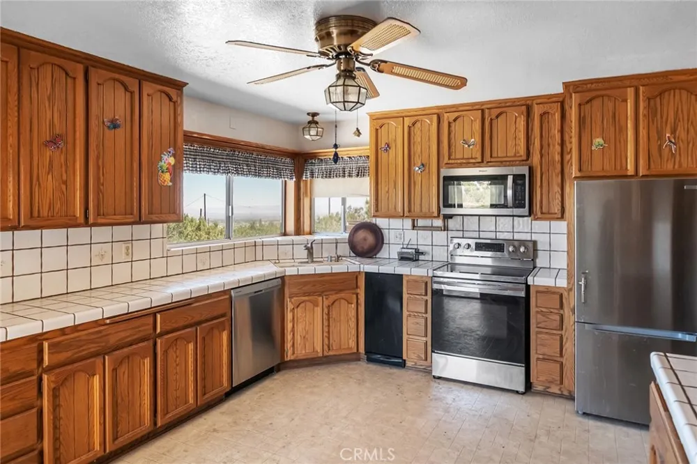 2722 Arrowhead Pinon Hills, CA 92372