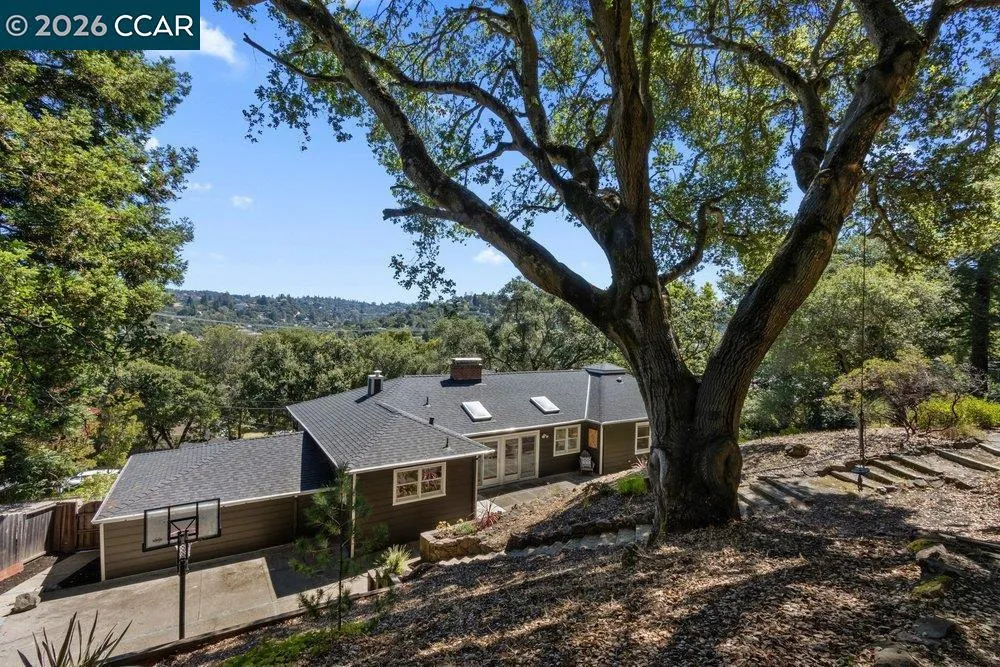 59 El Toyonal Orinda, CA 94563