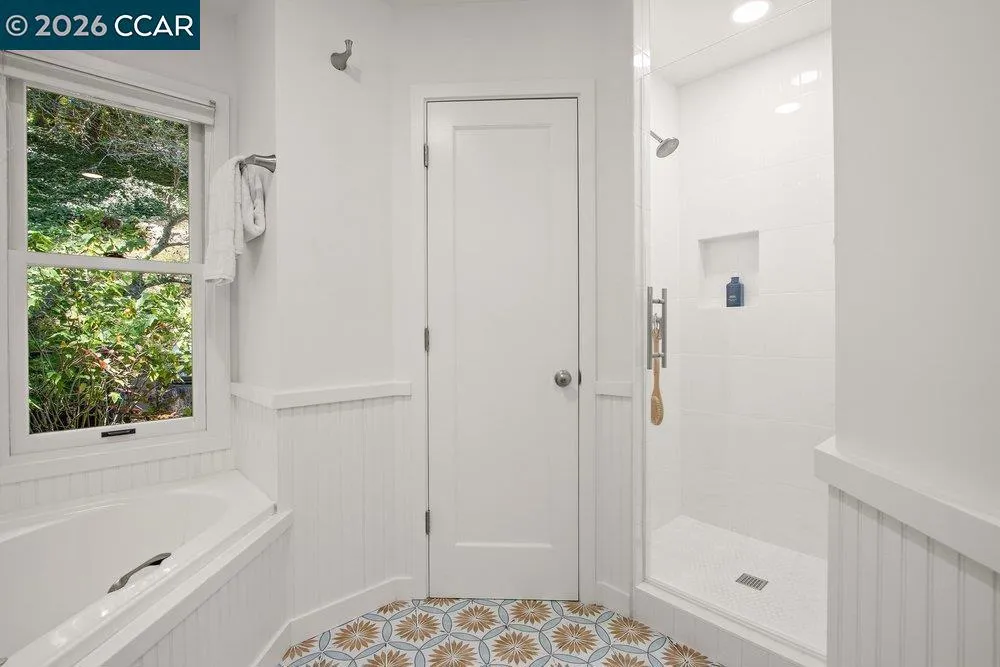 59 El Toyonal Orinda, CA 94563