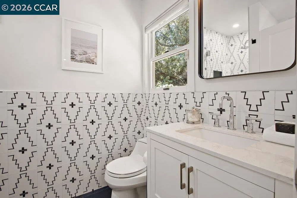 59 El Toyonal Orinda, CA 94563