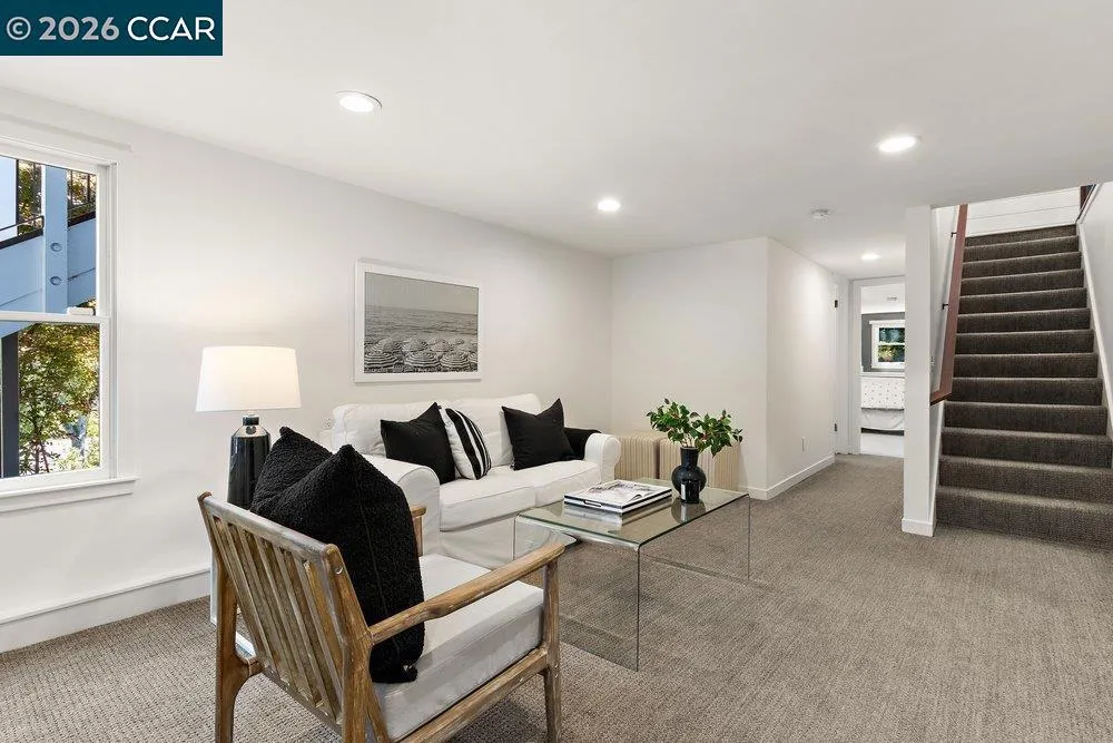 59 El Toyonal Orinda, CA 94563