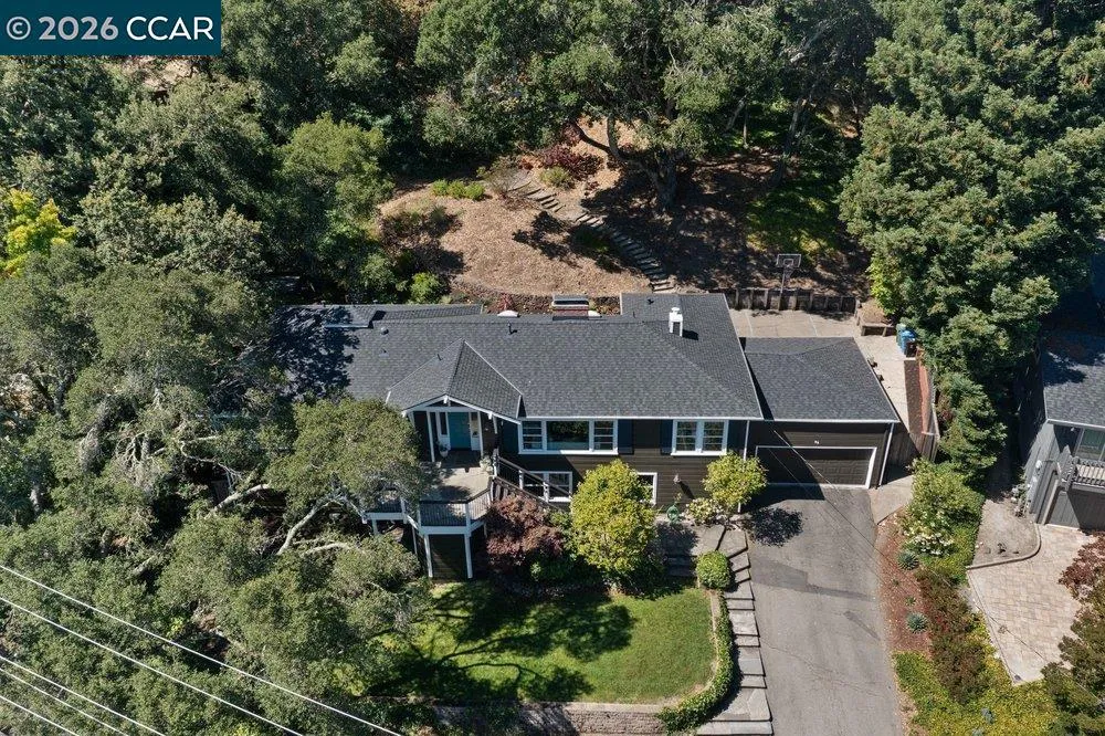59 El Toyonal Orinda, CA 94563