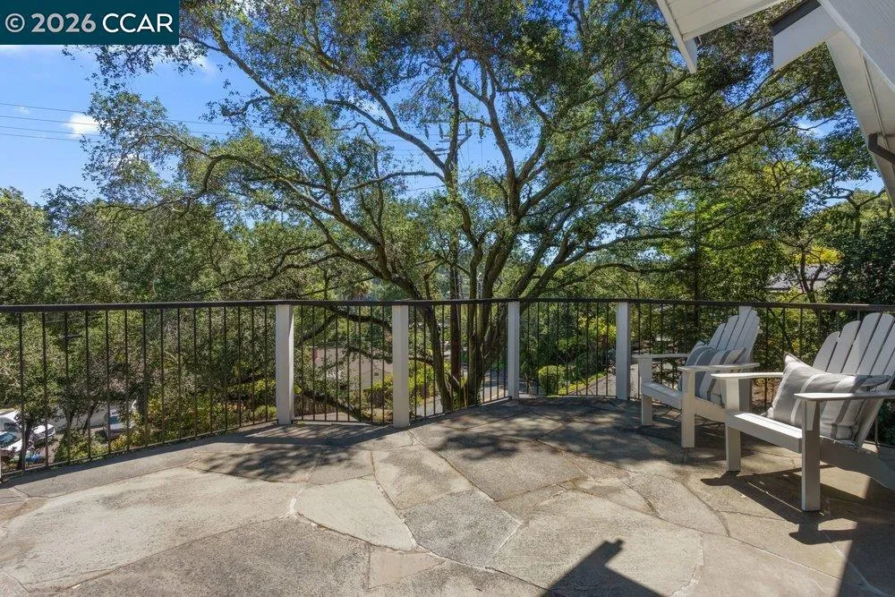 59 El Toyonal Orinda, CA 94563