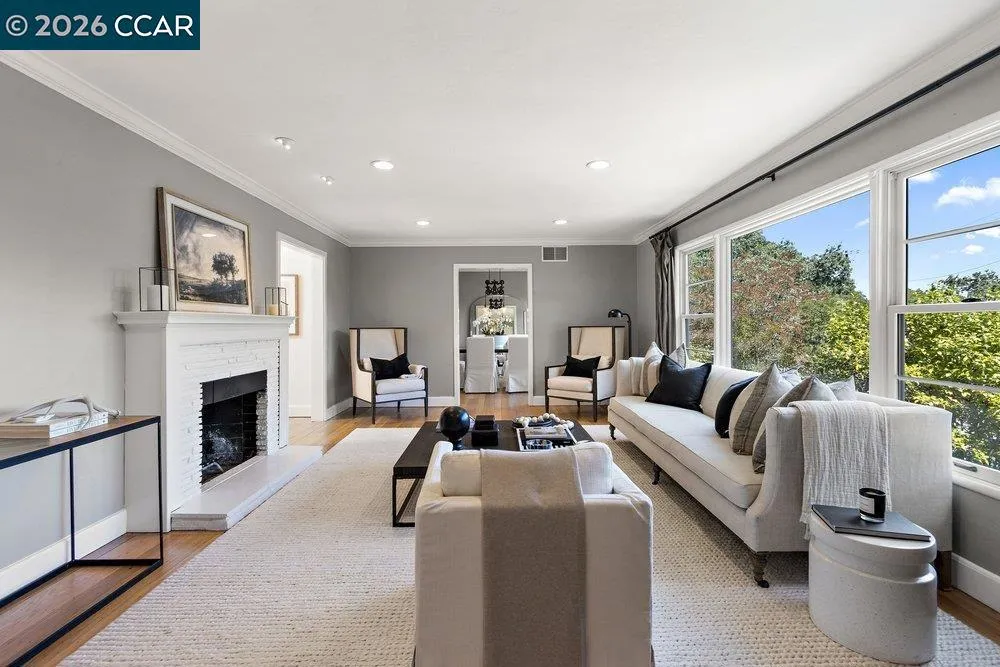 59 El Toyonal Orinda, CA 94563