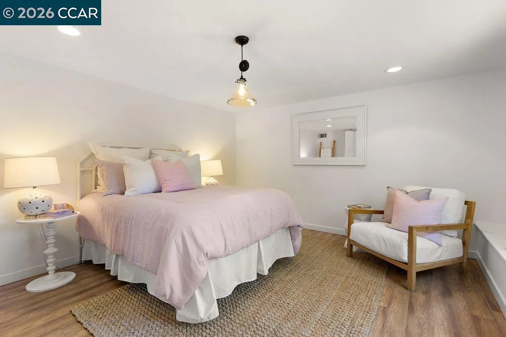 59 El Toyonal Orinda, CA 94563