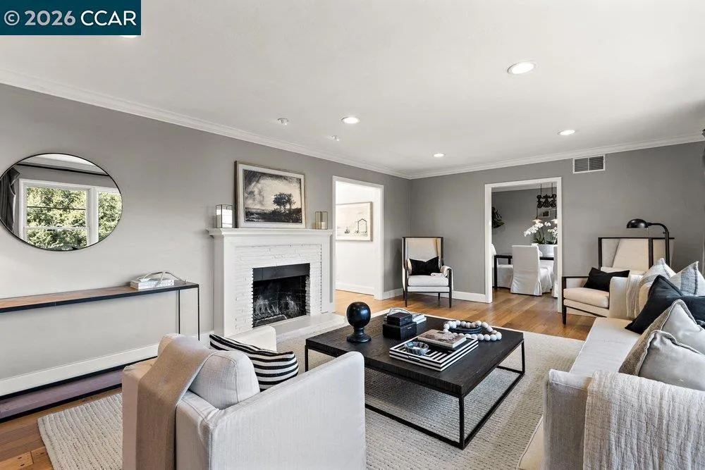 59 El Toyonal Orinda, CA 94563