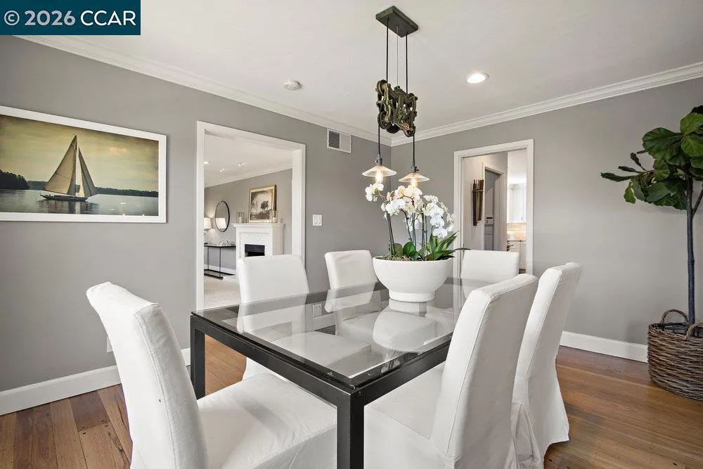 59 El Toyonal Orinda, CA 94563
