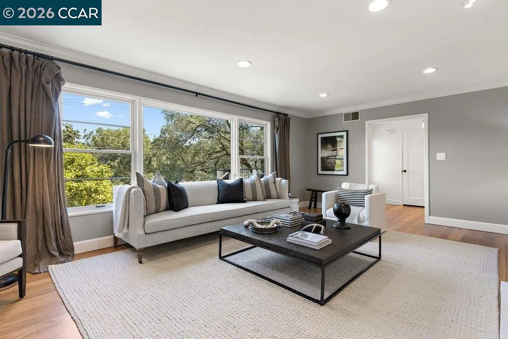 59 El Toyonal Orinda, CA 94563