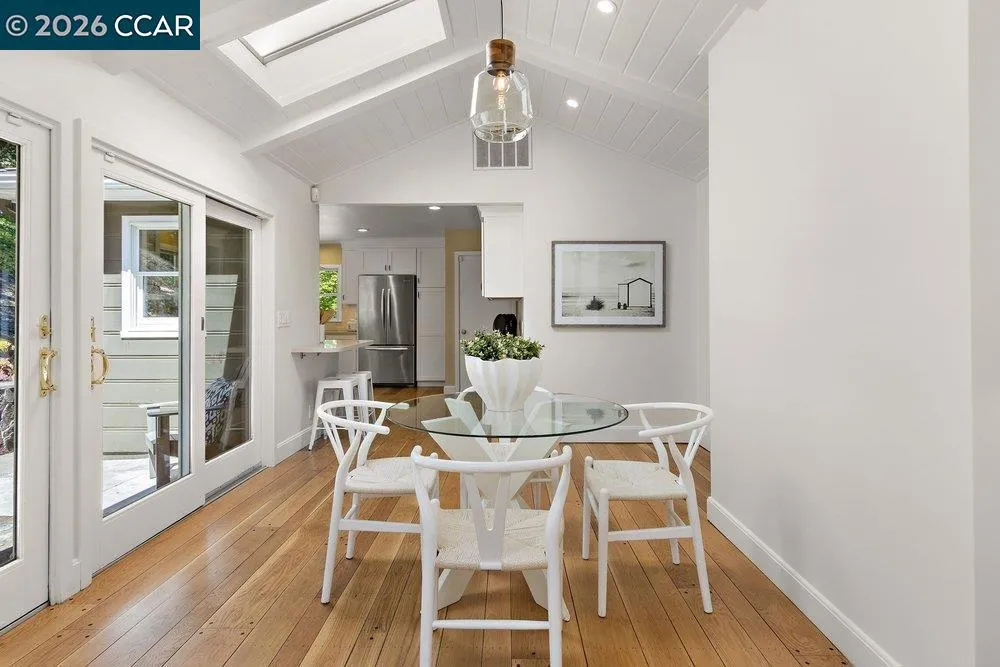 59 El Toyonal Orinda, CA 94563